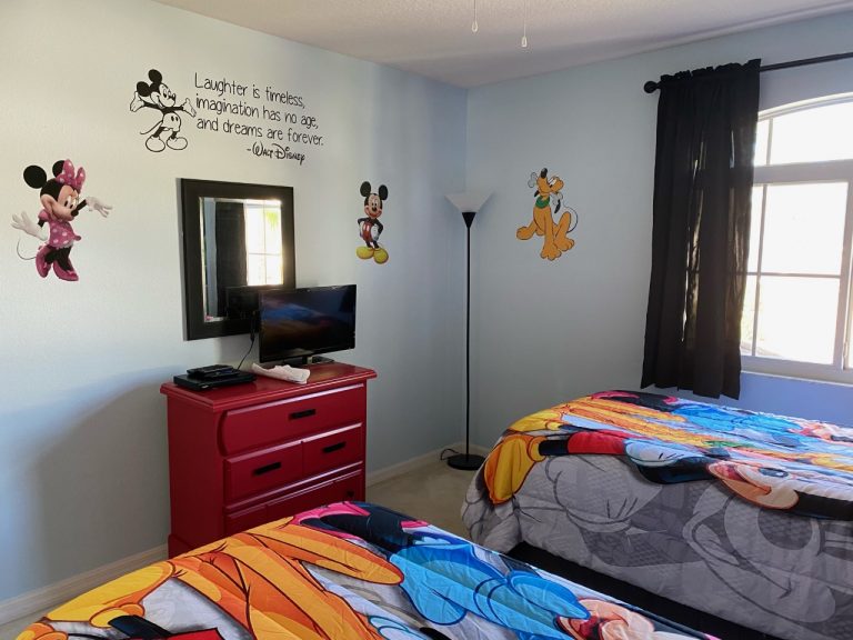 Mickey Room 2